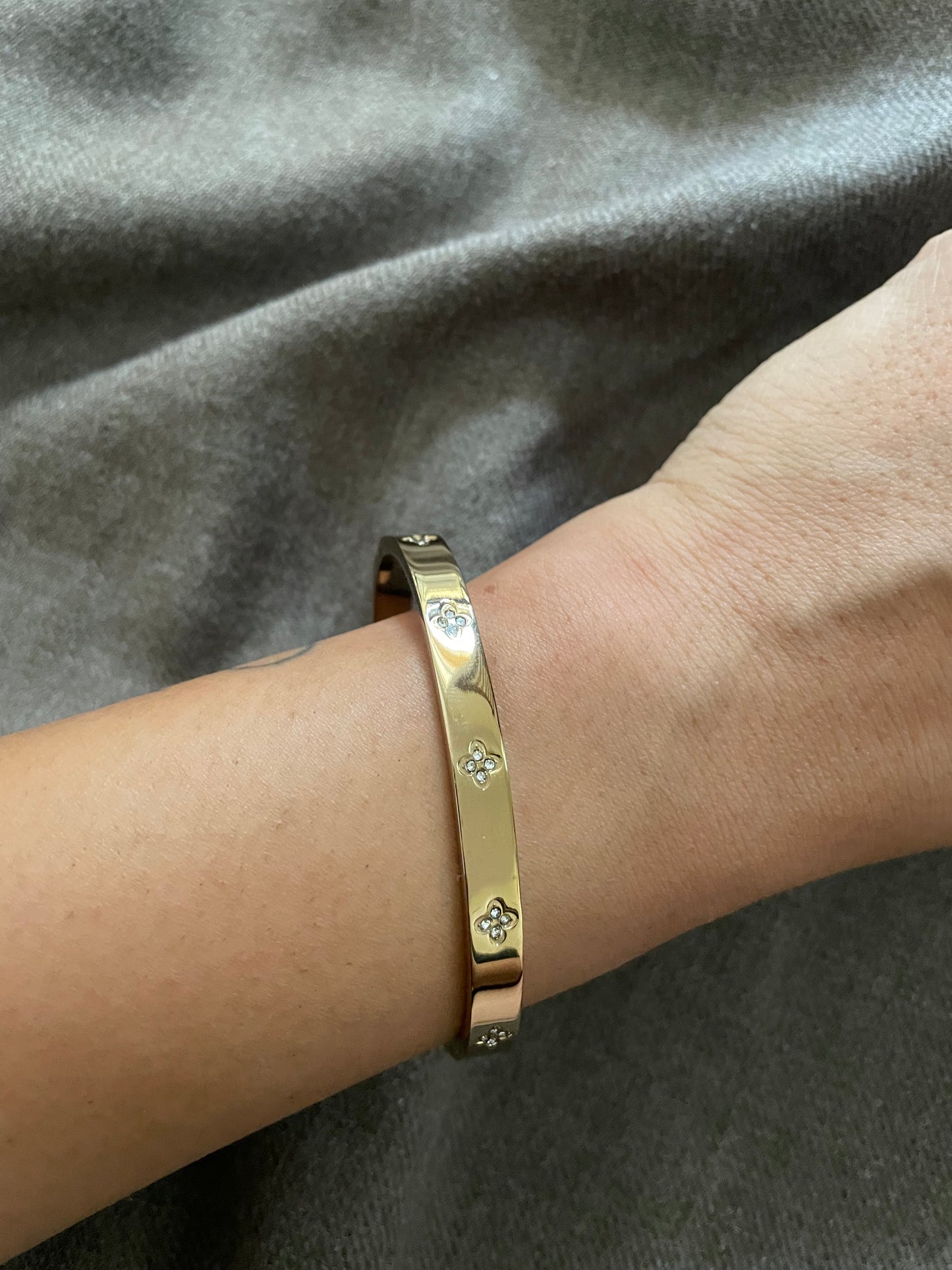 Clover Accent Bangle