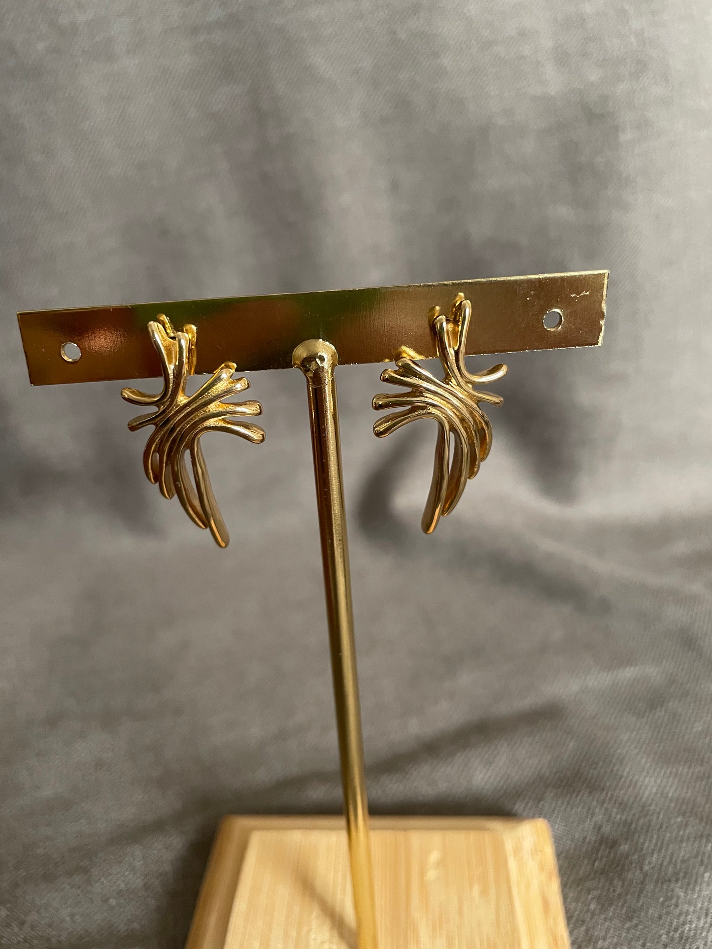 Stellar Wave Gold Studs