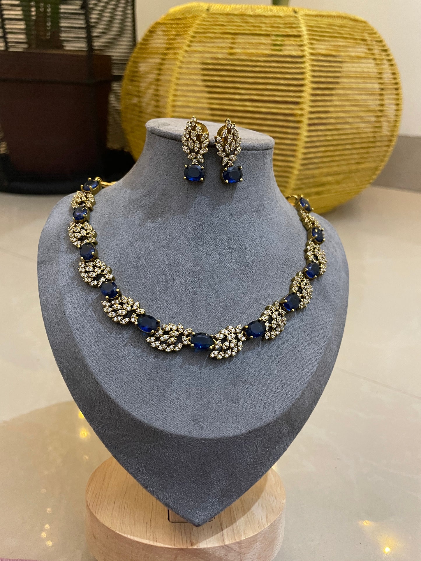 Serene Laurel AD Necklace Set