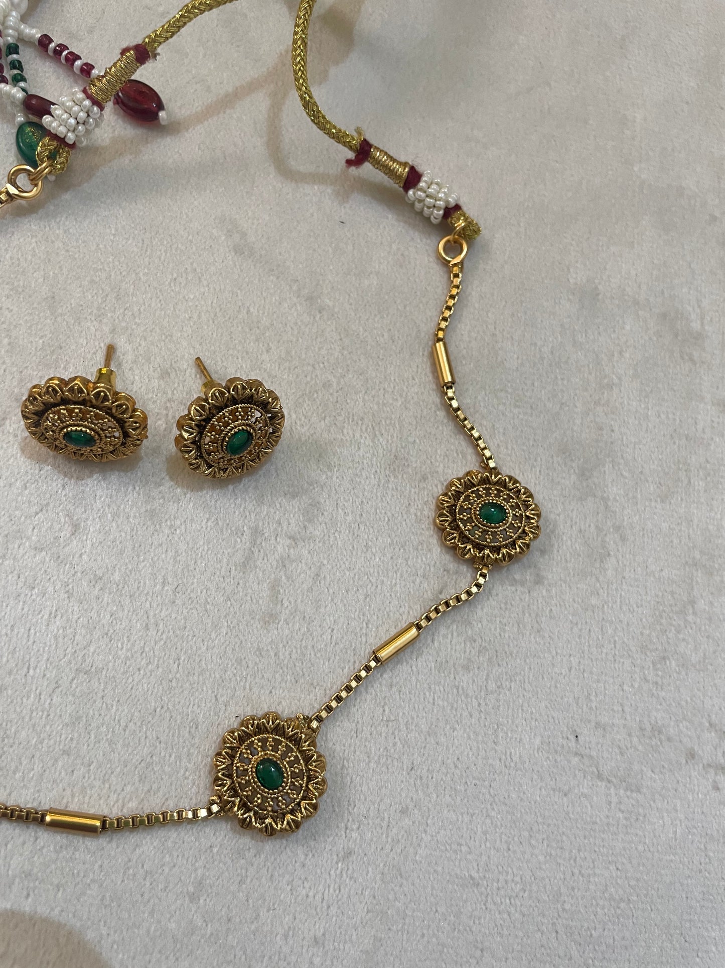 Antique Floral Medallion Set