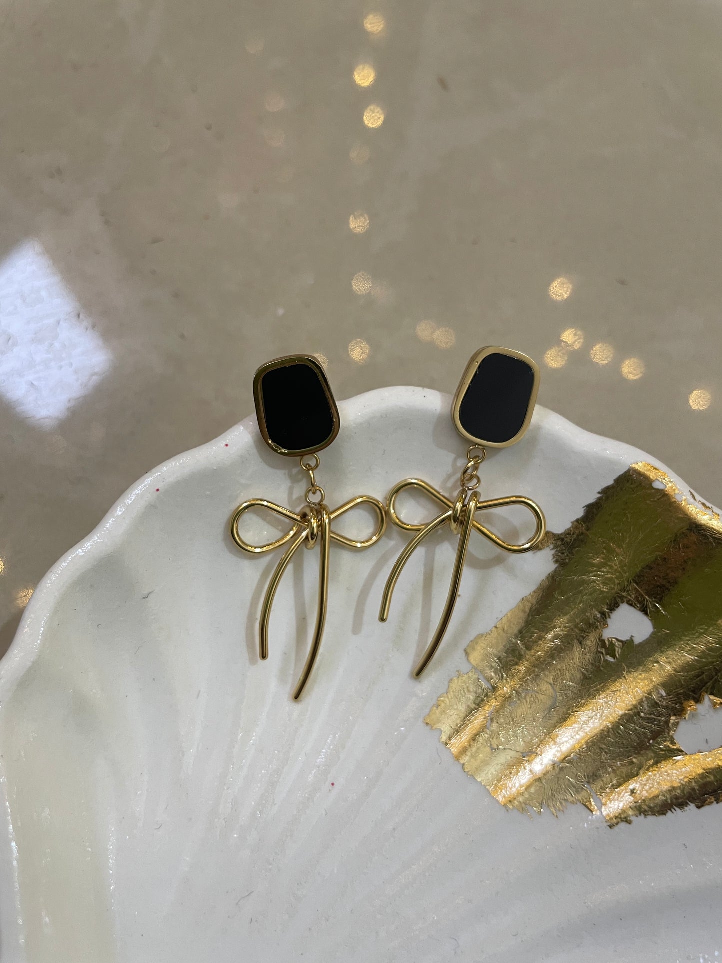 Chic Knot Drops