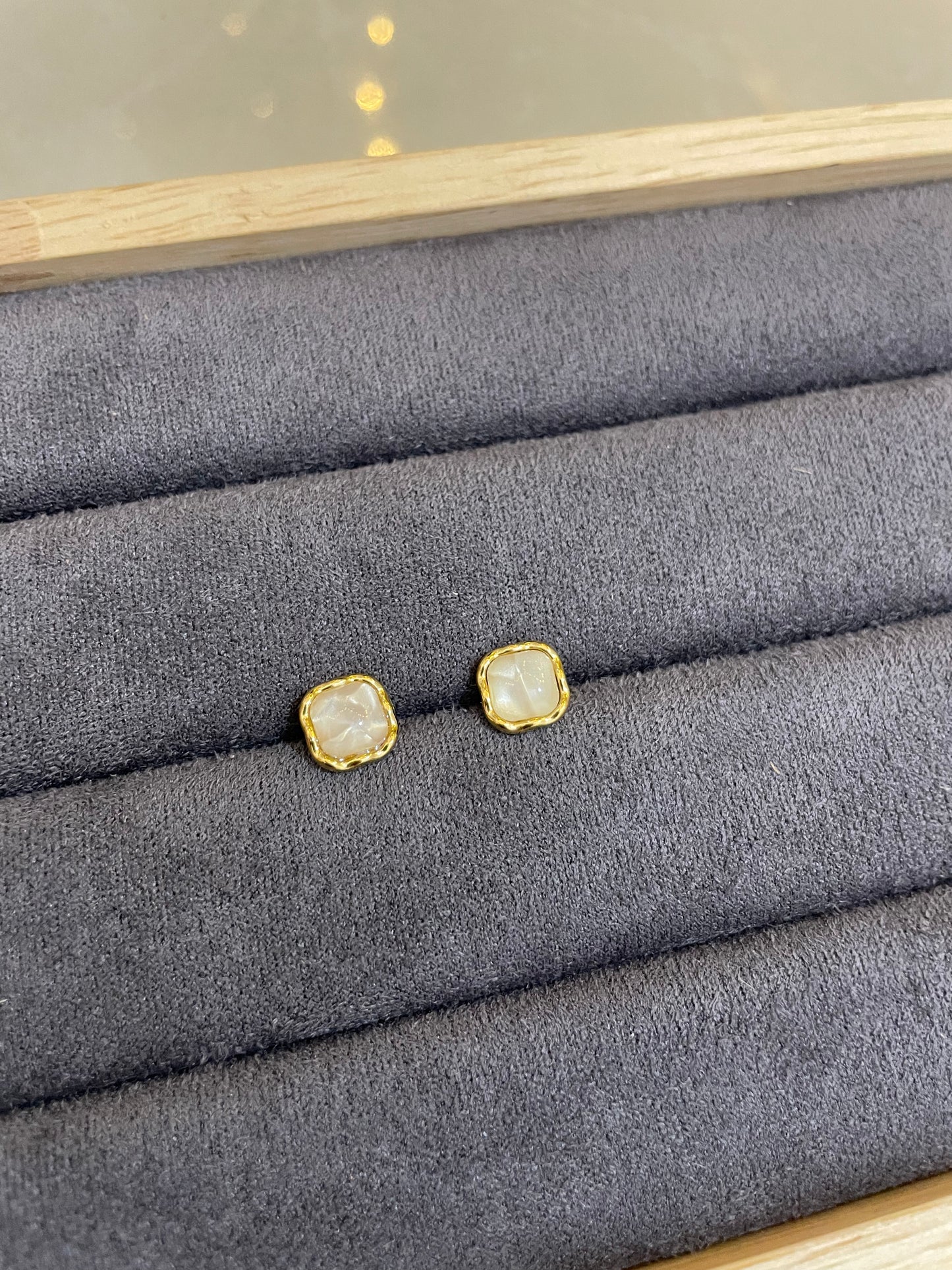 Opaline Mini Studs
