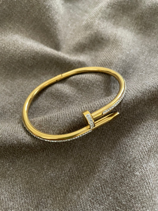 Luxe nail diamond bangle