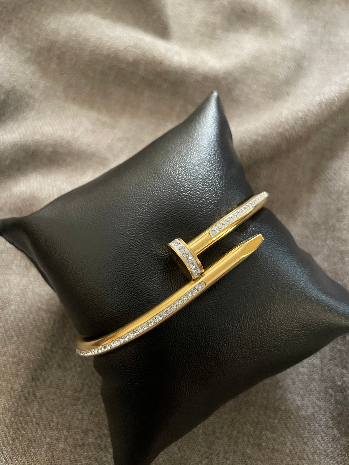 Luxe nail diamond bangle