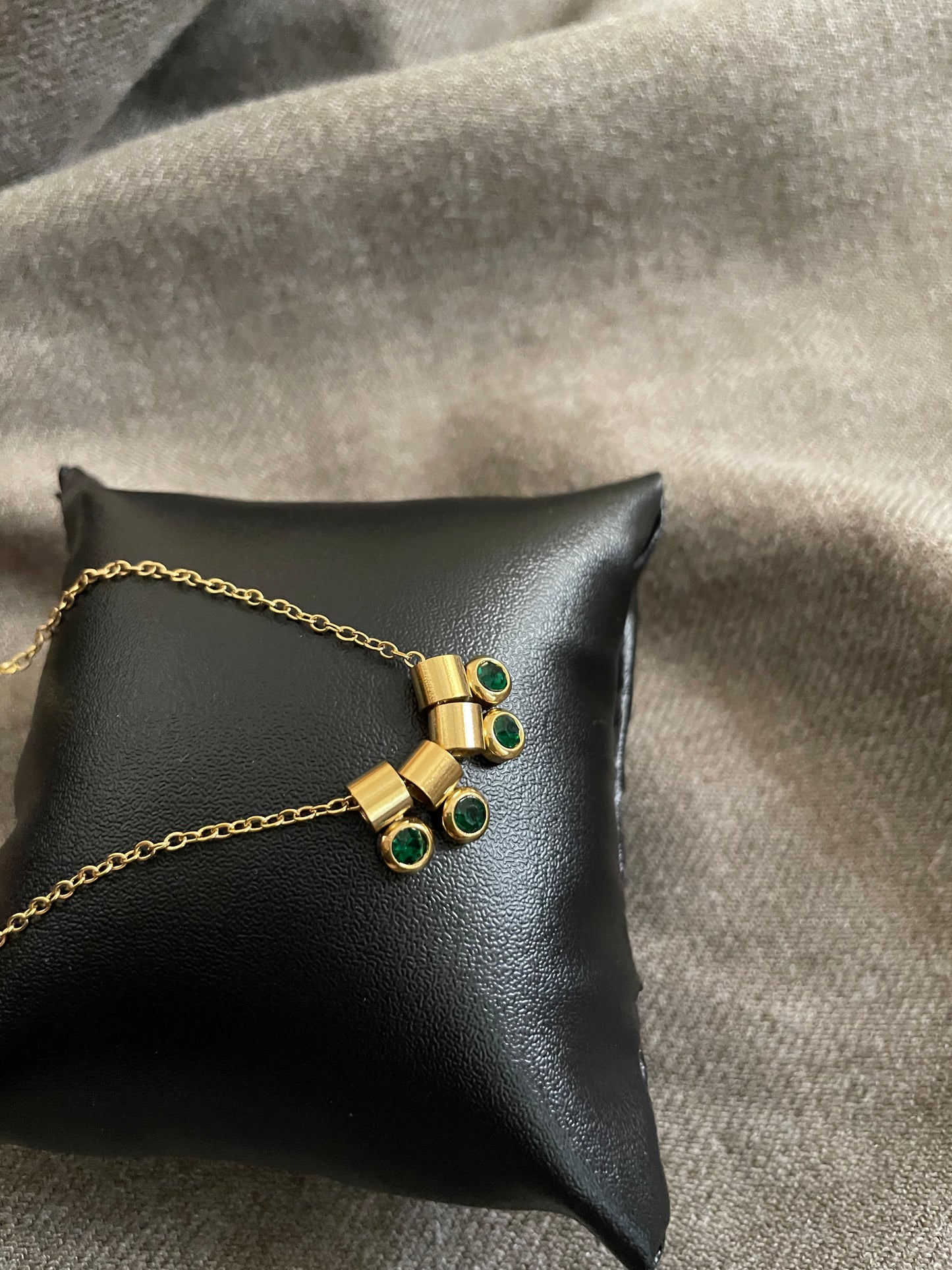 Rolling stone necklace