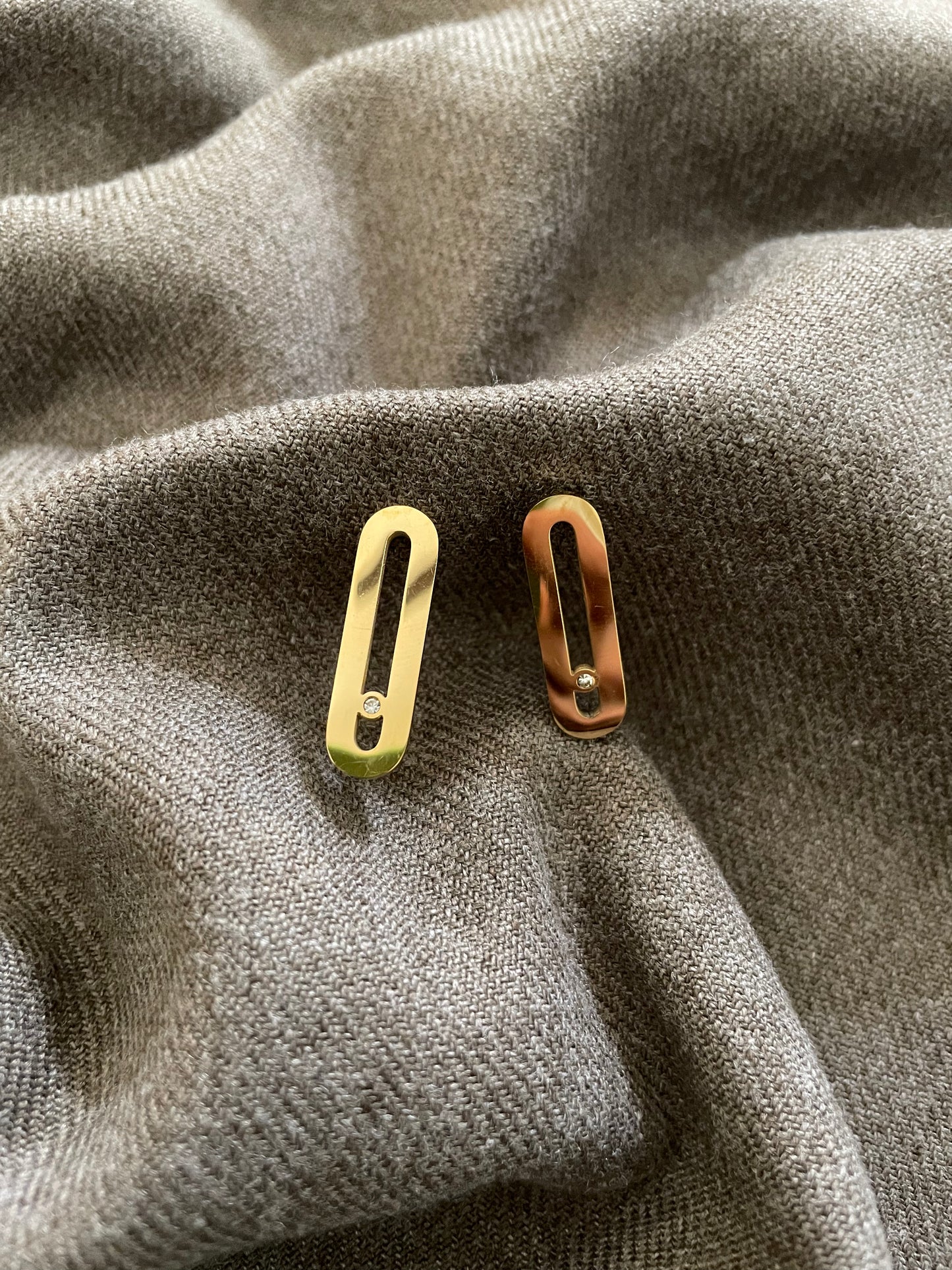 Contour Minimal Studs