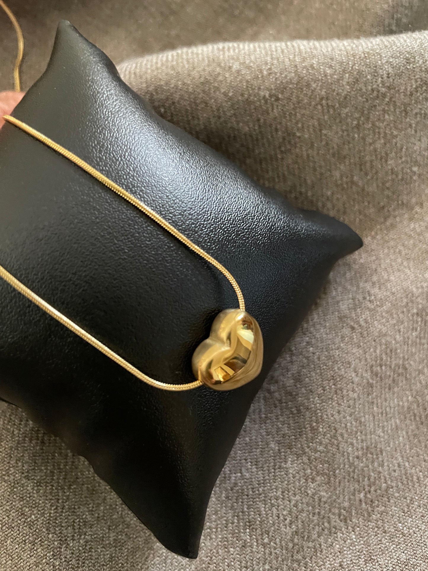 Eternal Heart Gold Pendant necklace