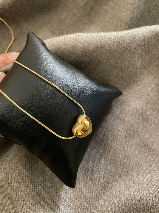 Eternal Heart Gold Pendant necklace