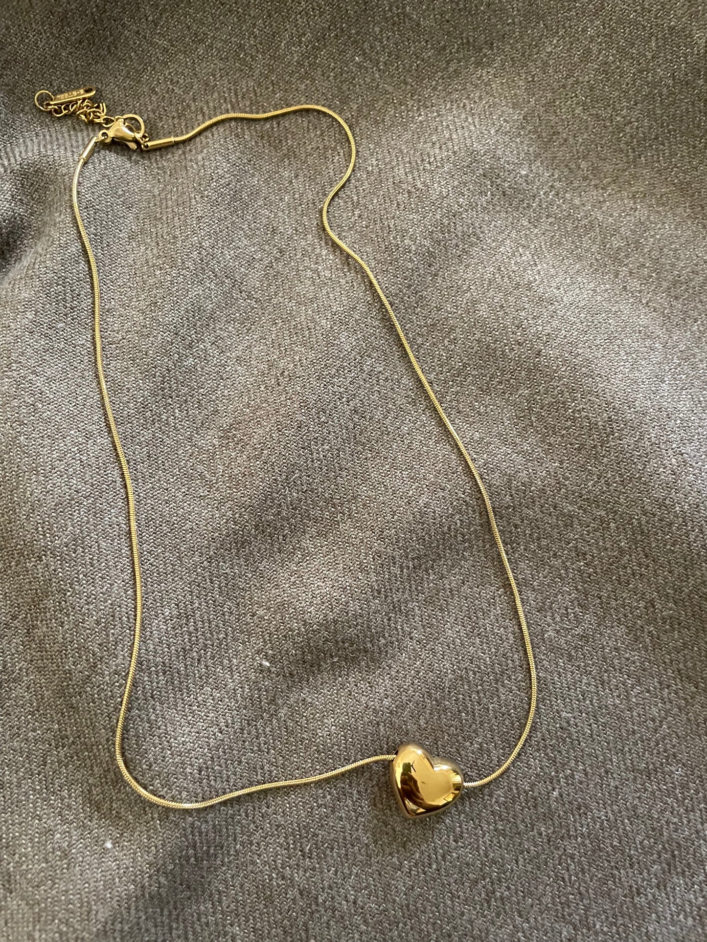 Eternal Heart Gold Pendant necklace