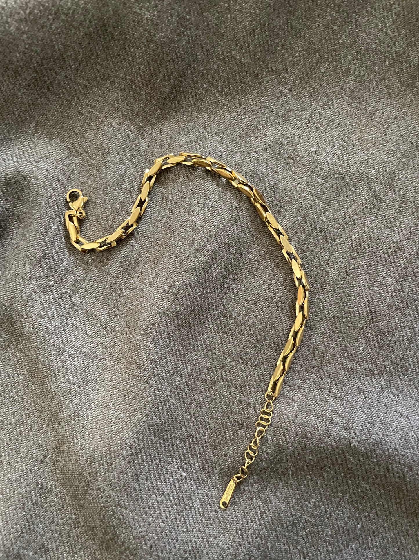 Luxe Leaf Link Bracelet