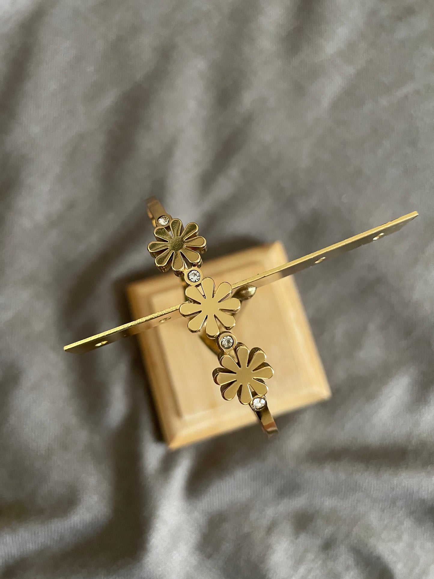 Daisy Sparkle Bangle