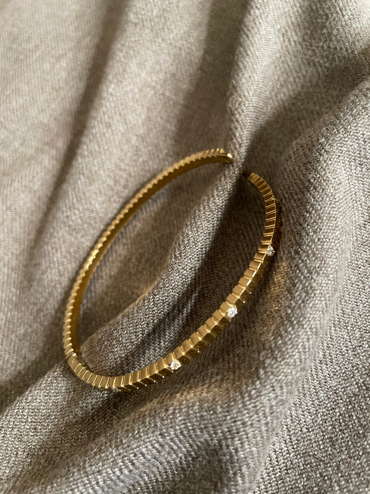 Minimalist Cubic Link Bangle