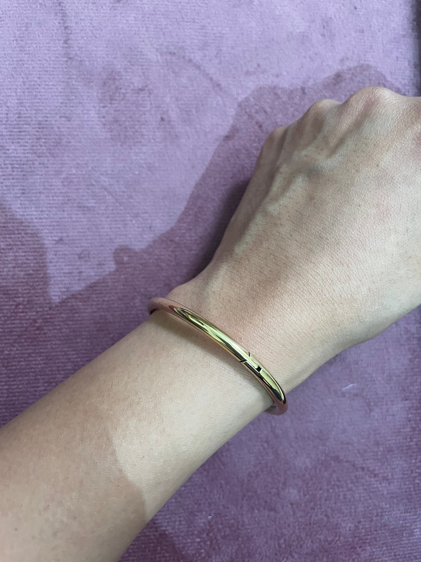 Sleek Essential Gold Cuff Bangle
