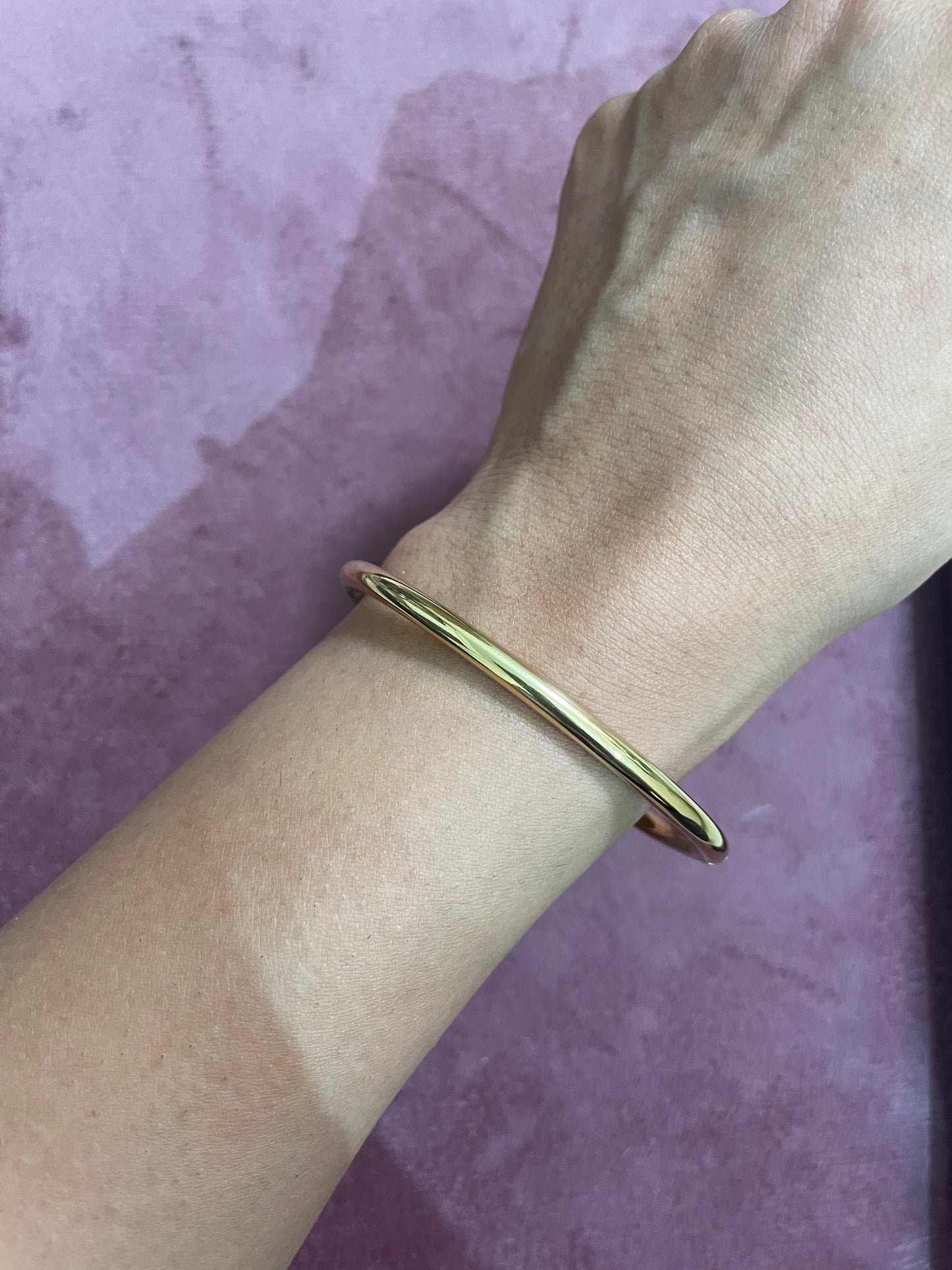 Sleek Essential Gold Cuff Bangle