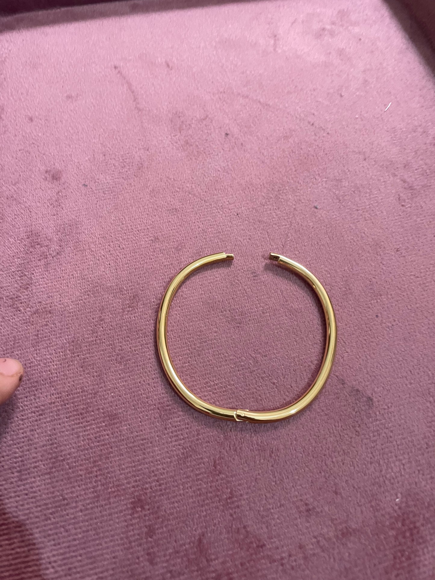 Sleek Essential Gold Cuff Bangle