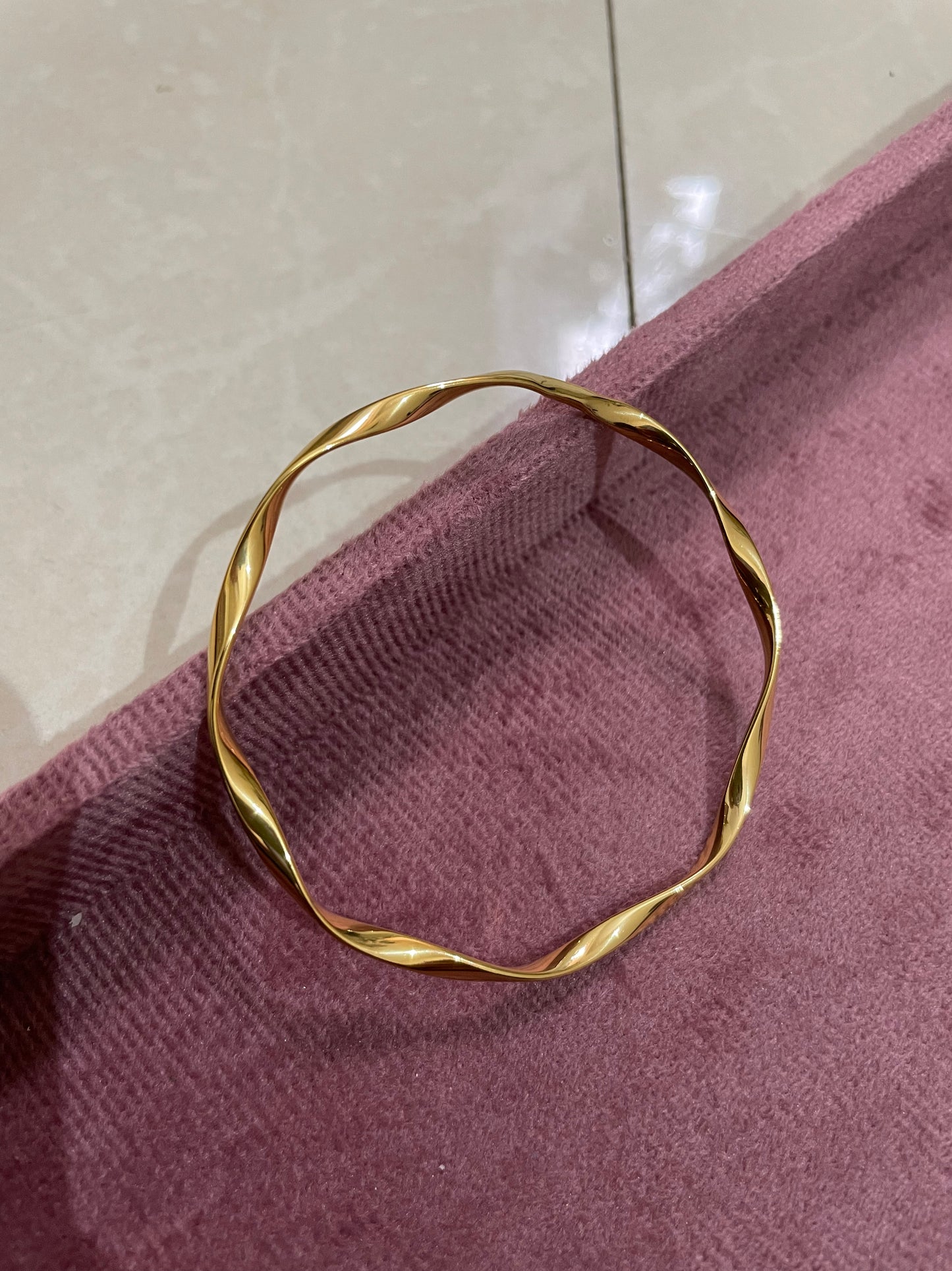 Twist Aura Gold Bangle
