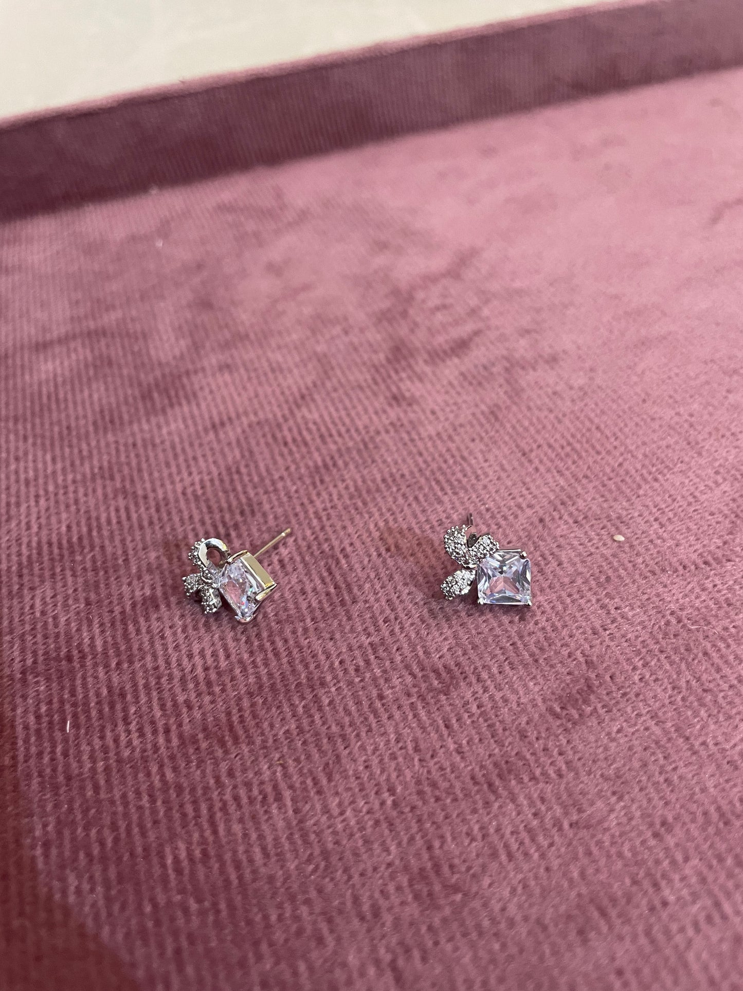 Frosted Bow Radiance Studs