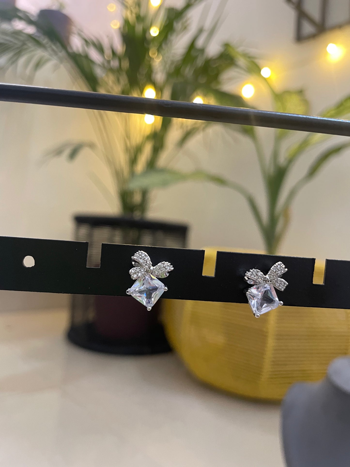 Frosted Bow Radiance Studs
