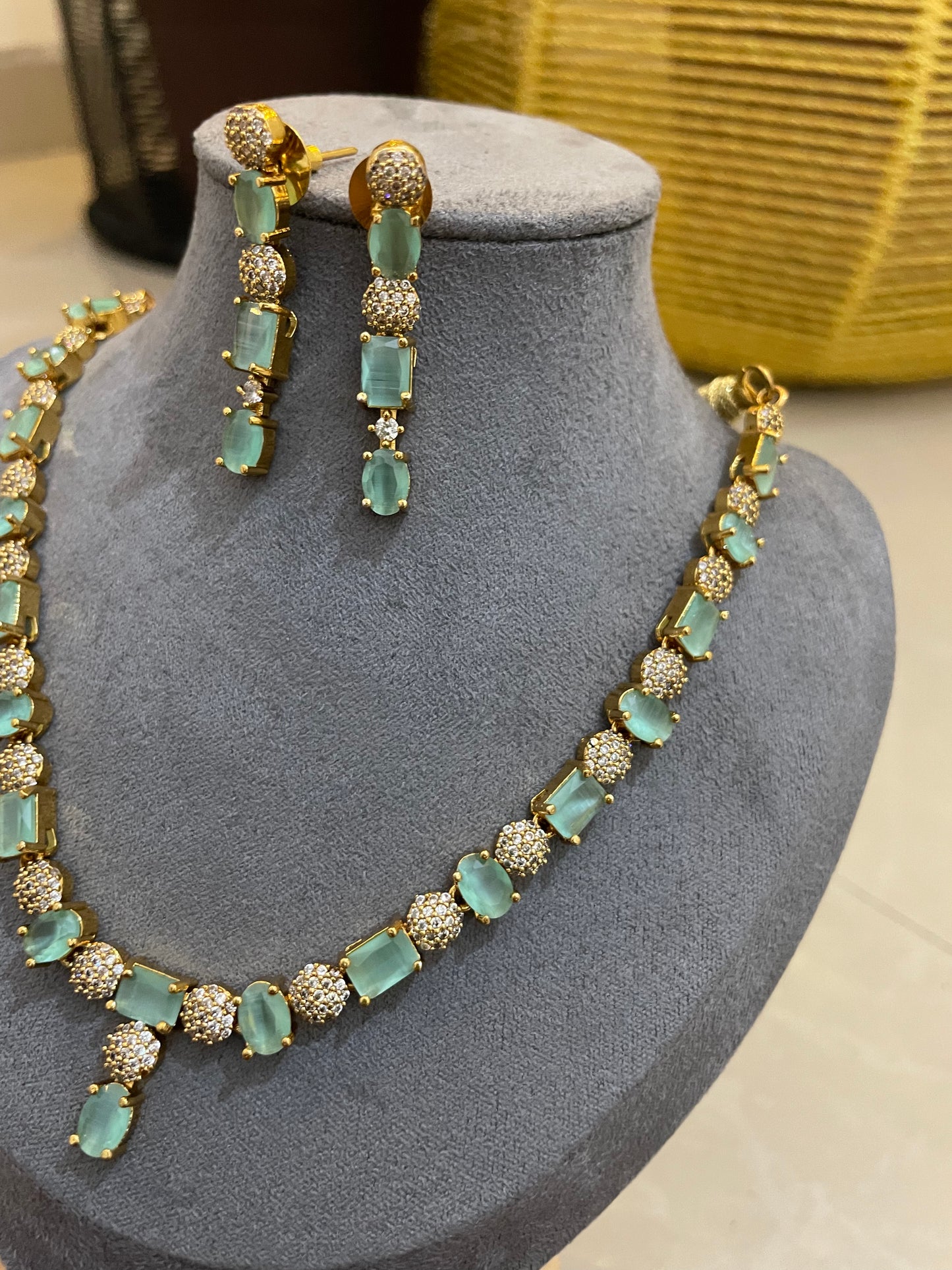 Aurelia Luxe AD Necklace Set