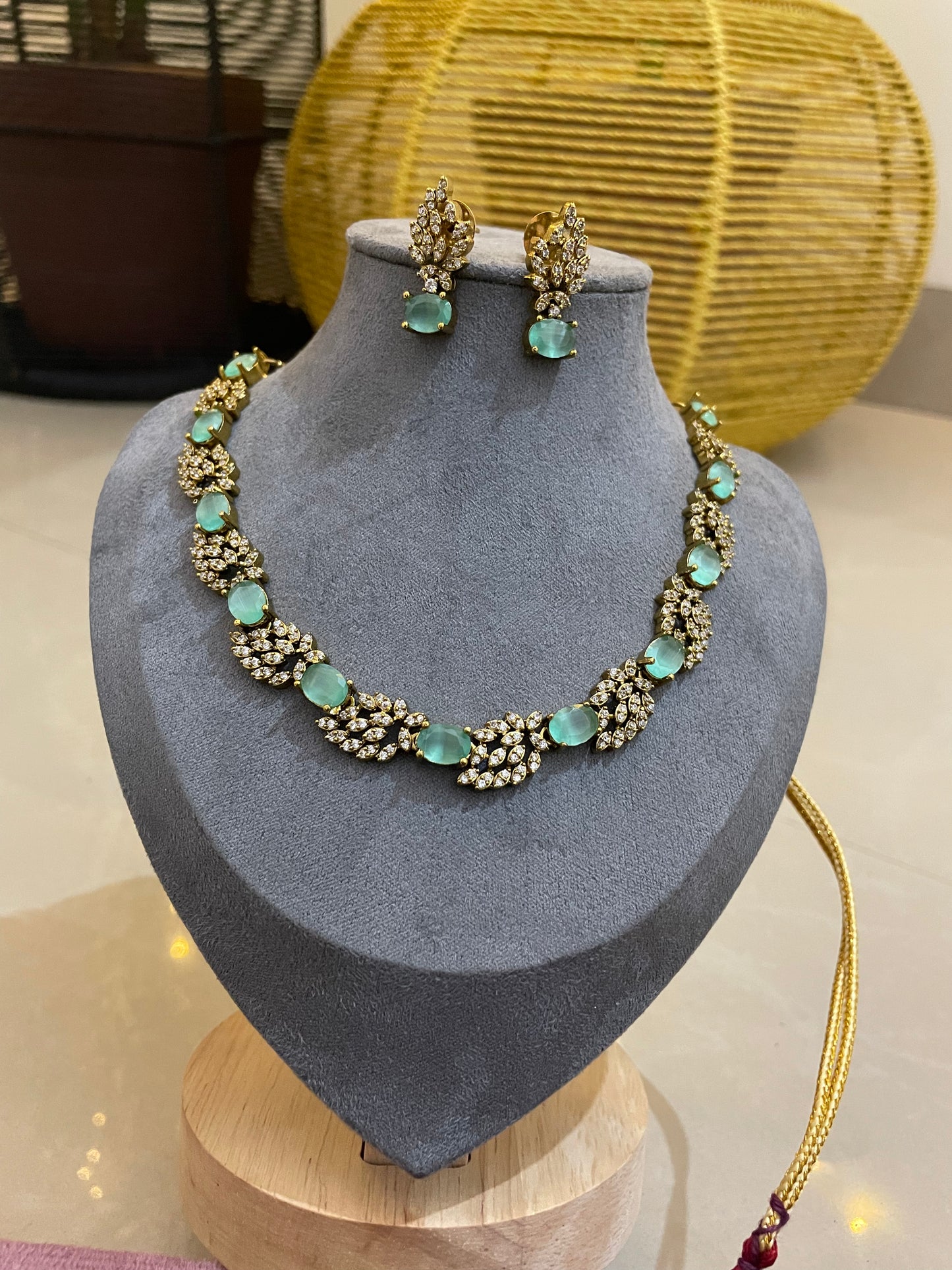 Serene Laurel AD Necklace Set