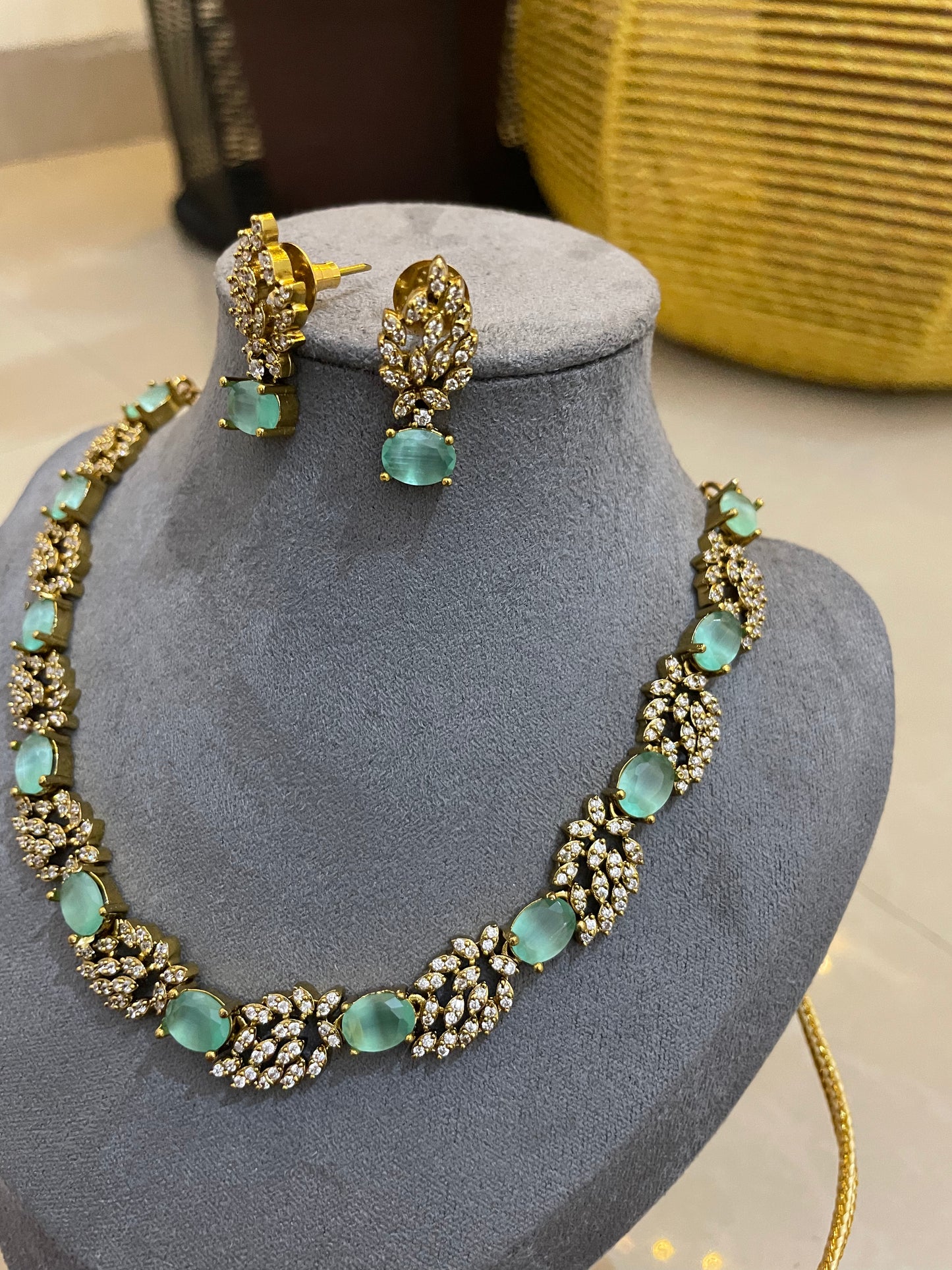 Serene Laurel AD Necklace Set