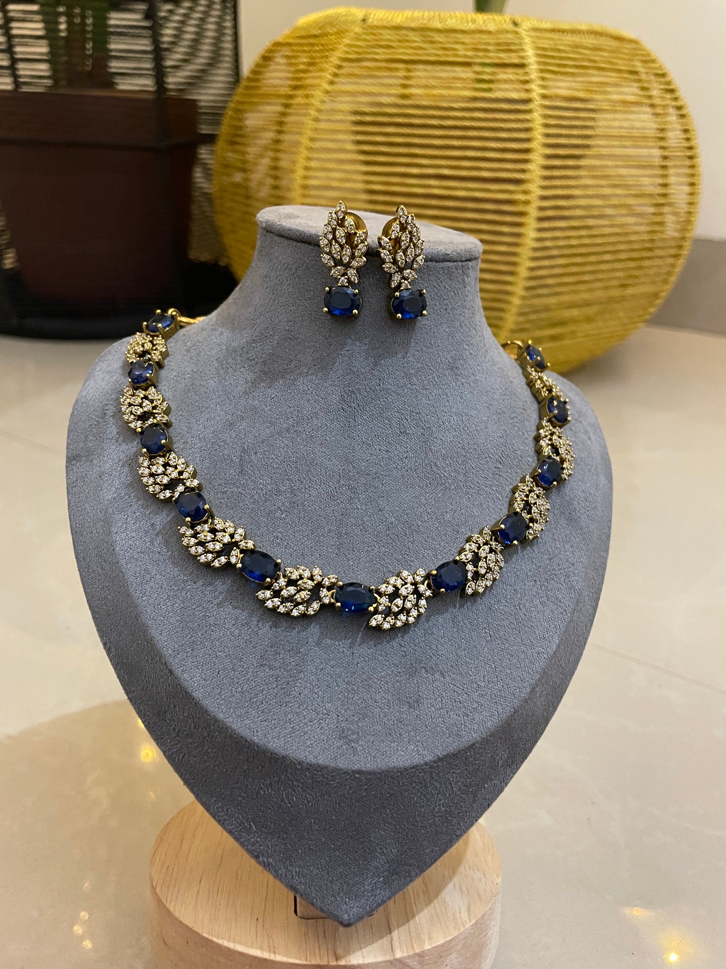 Serene Laurel AD Necklace Set