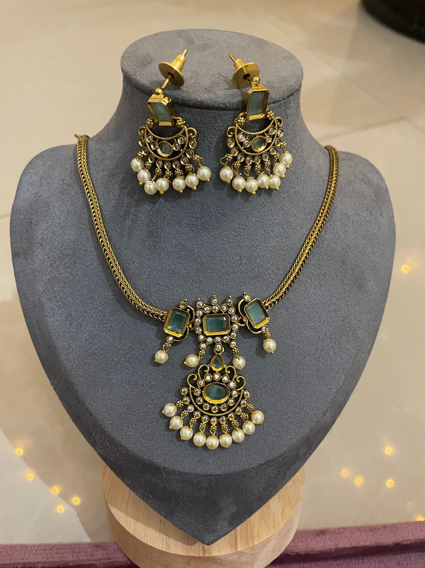 Nayra Heritage Pearl Choker Set