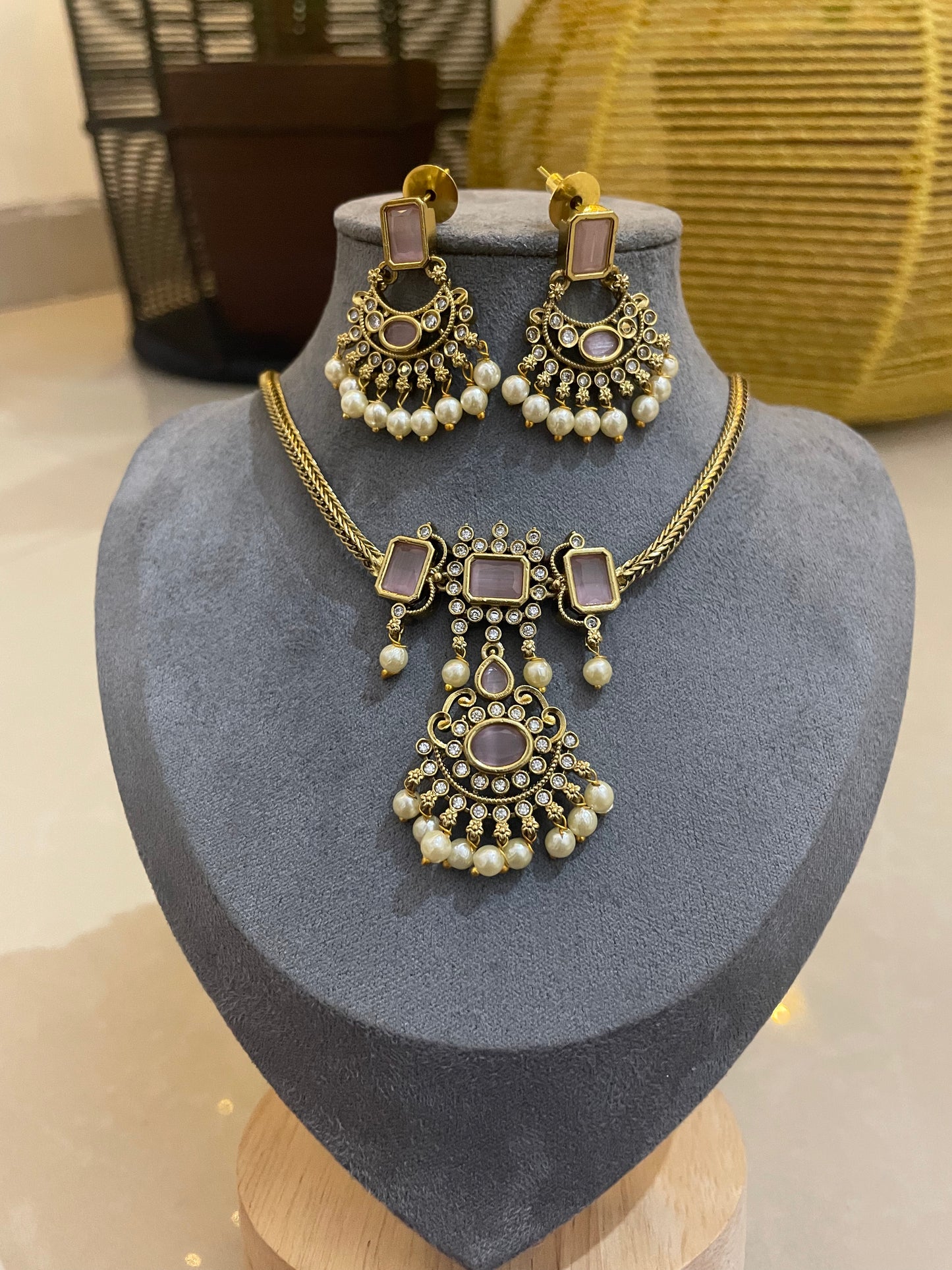 Nayra Heritage Pearl Choker Set