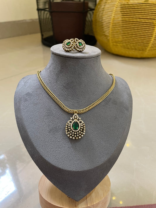 Parisa Halo AD Necklace Set