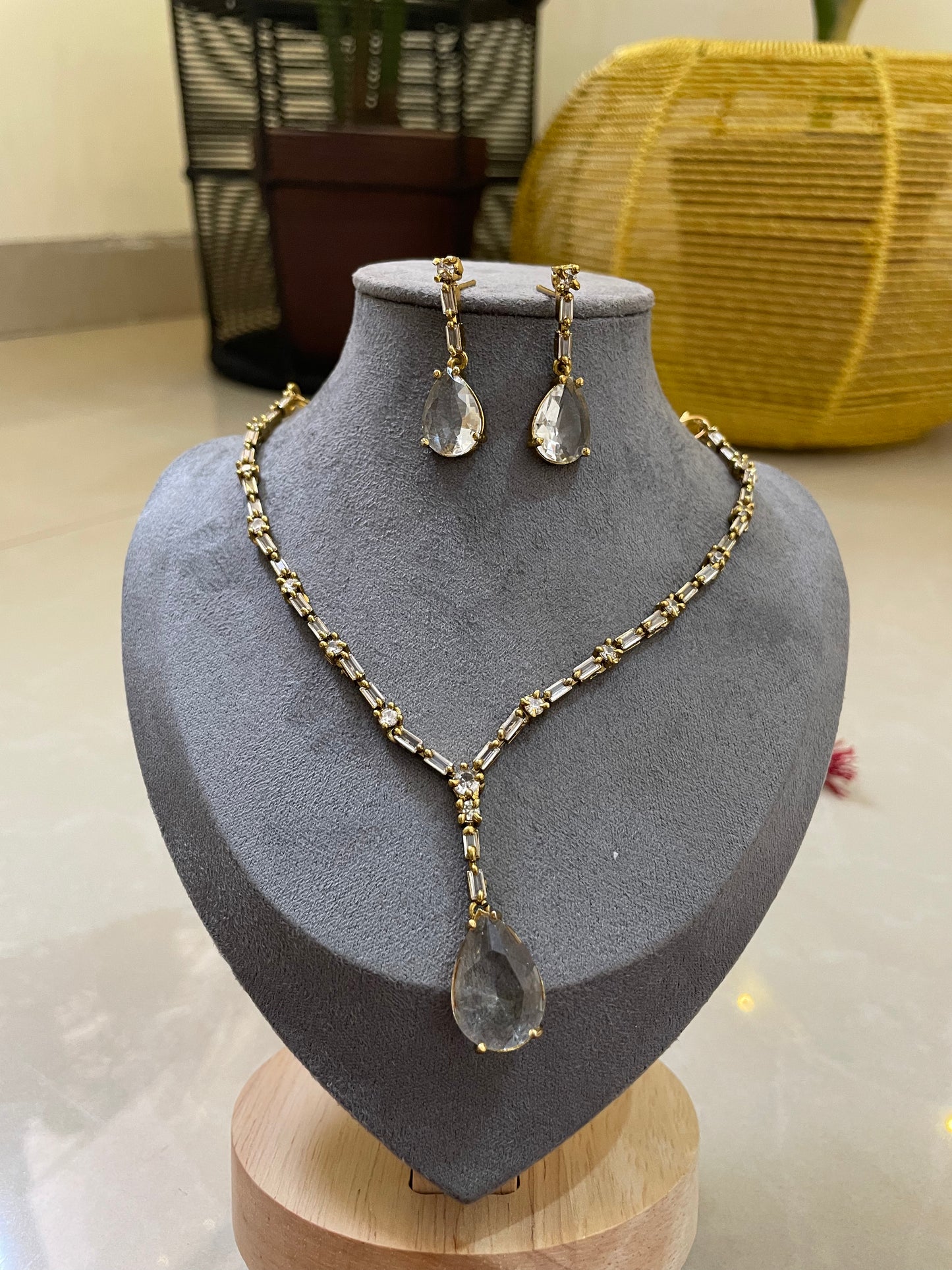 Aria Drop AD Necklace Set