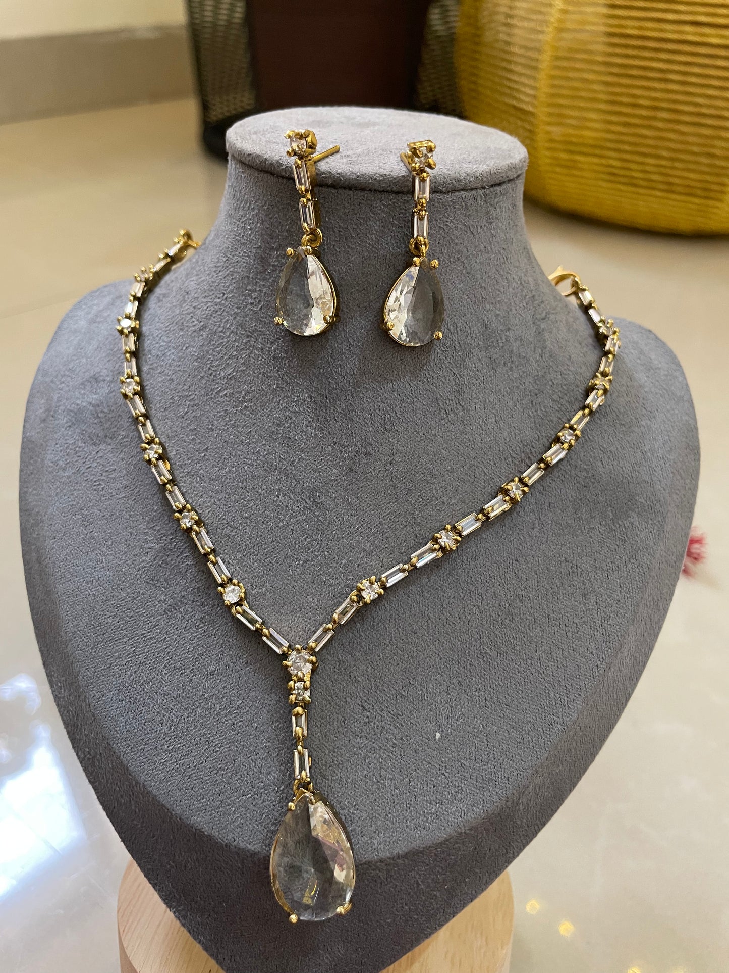 Aria Drop AD Necklace Set