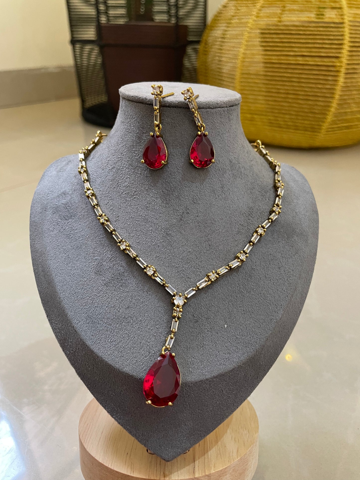 Aria Drop AD Necklace Set