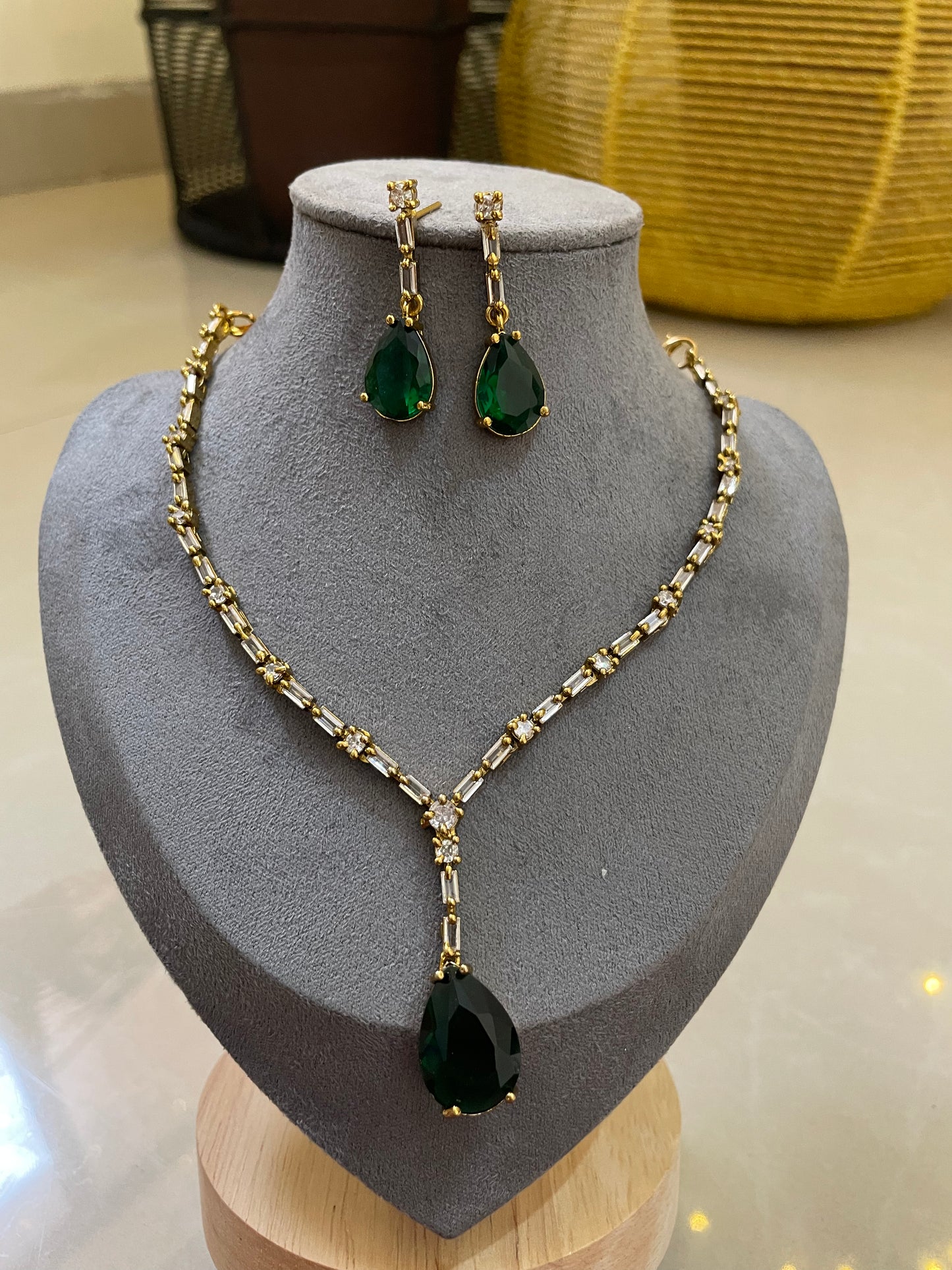 Aria Drop AD Necklace Set