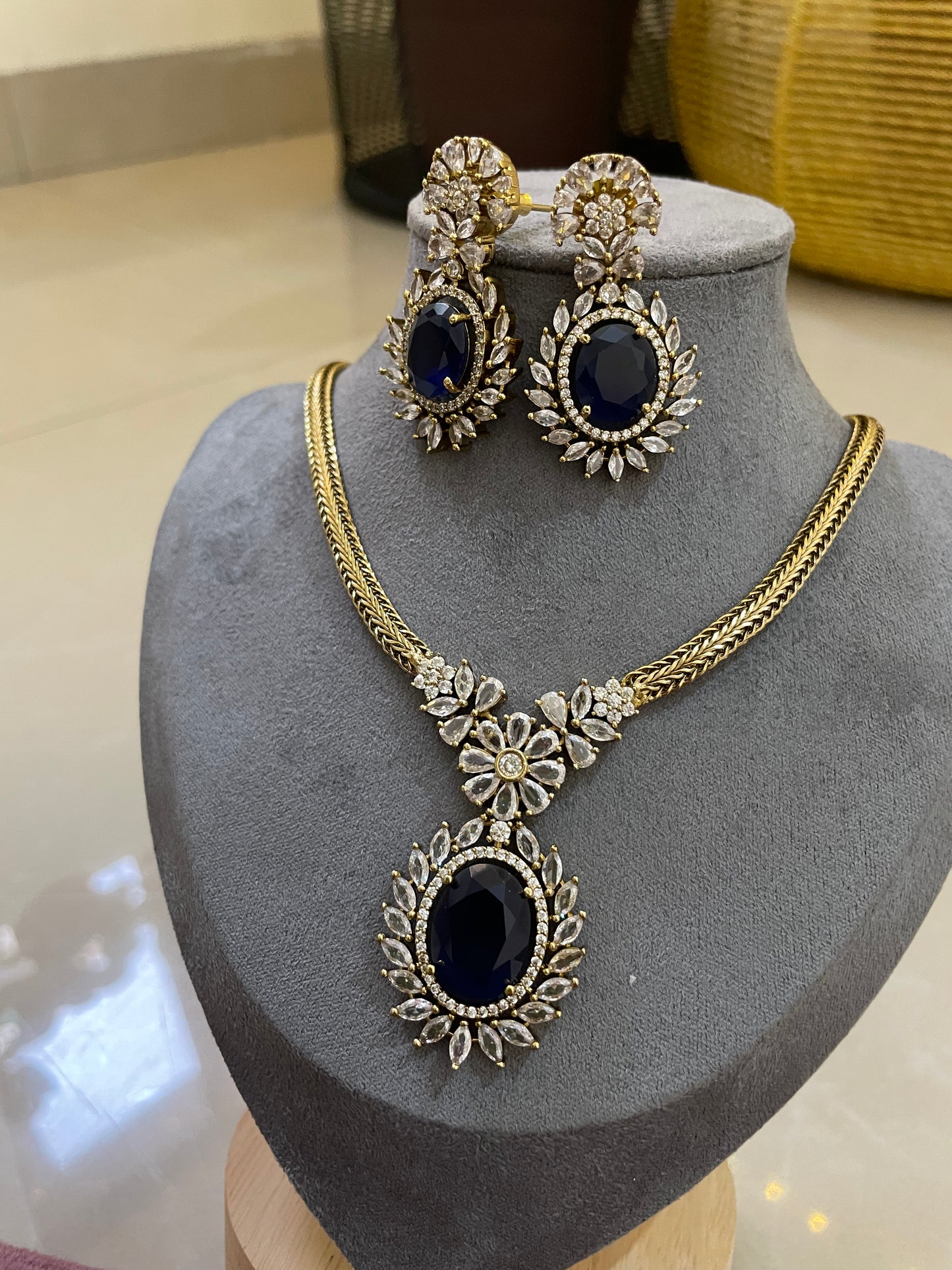 Noir Royale AD Necklace Set