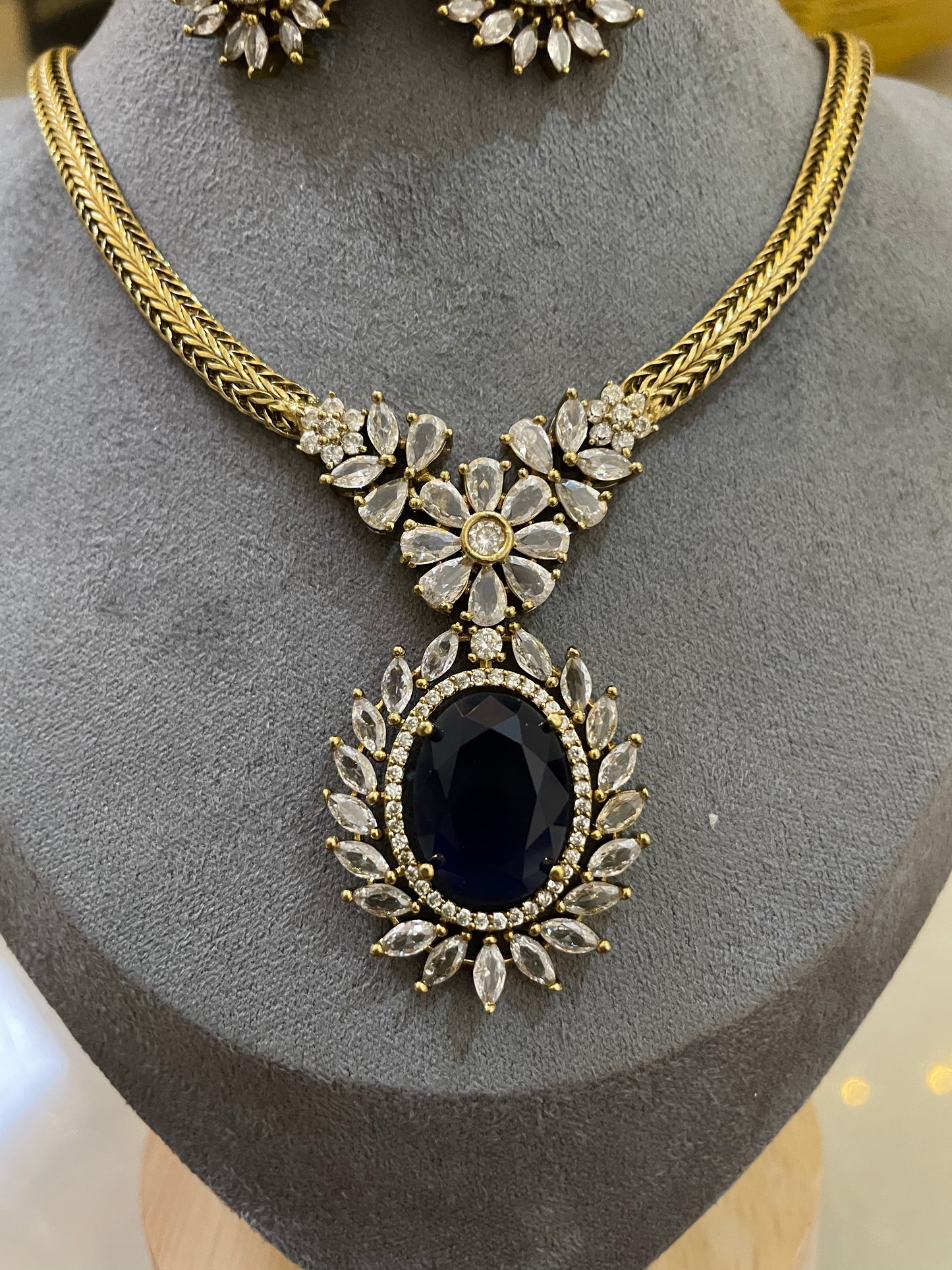 Noir Royale AD Necklace Set