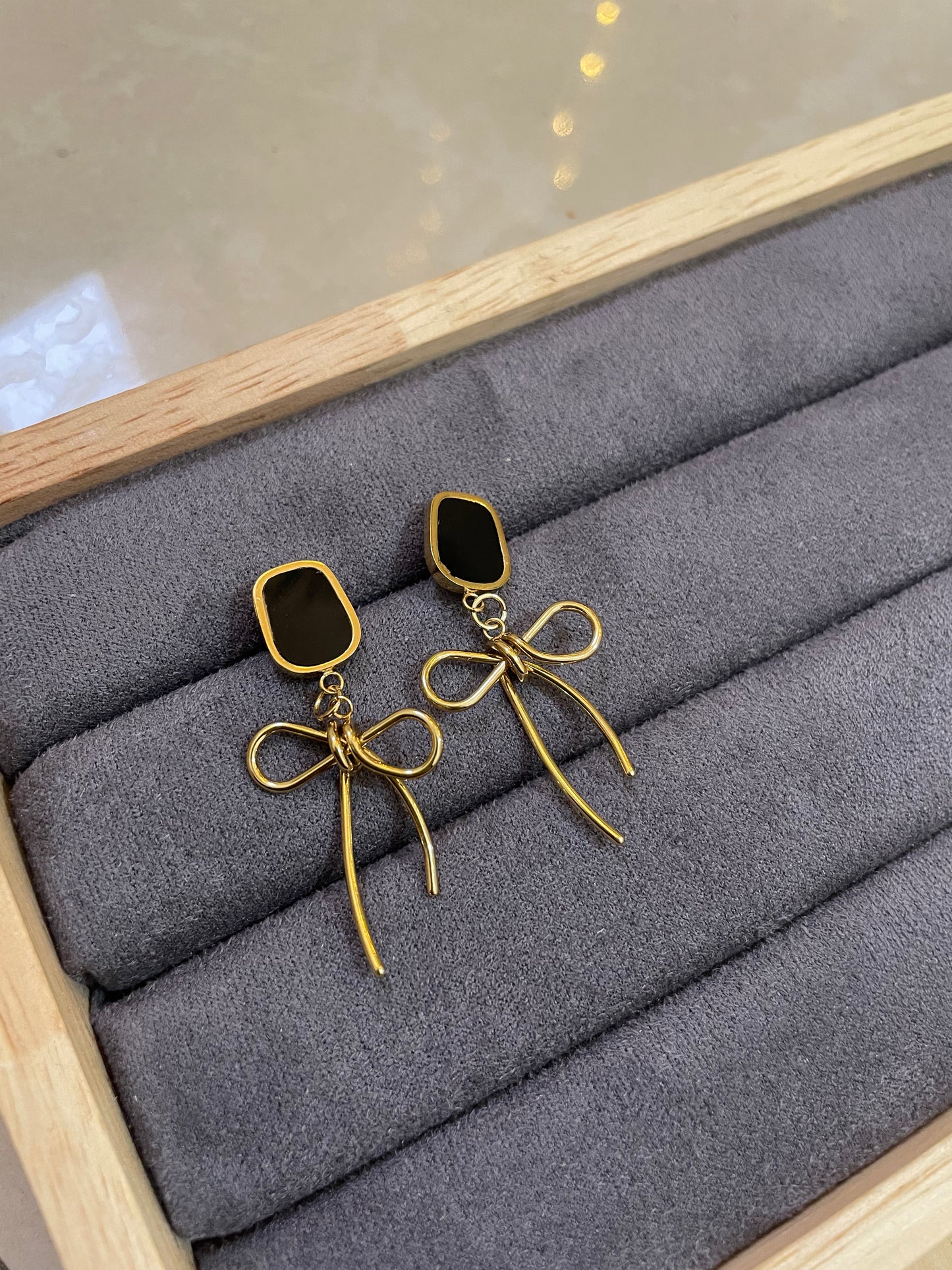 Chic Knot Drops