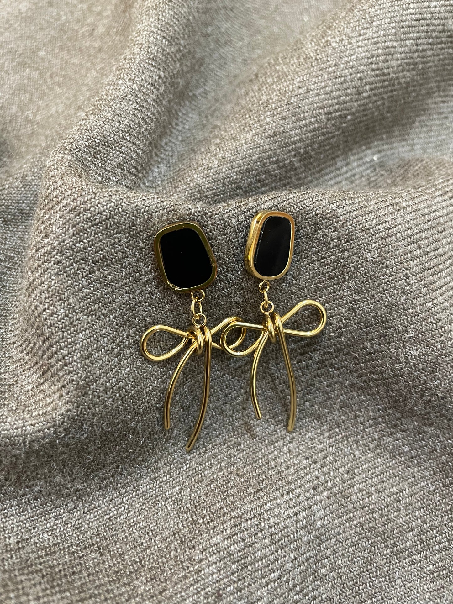 Chic Knot Drops