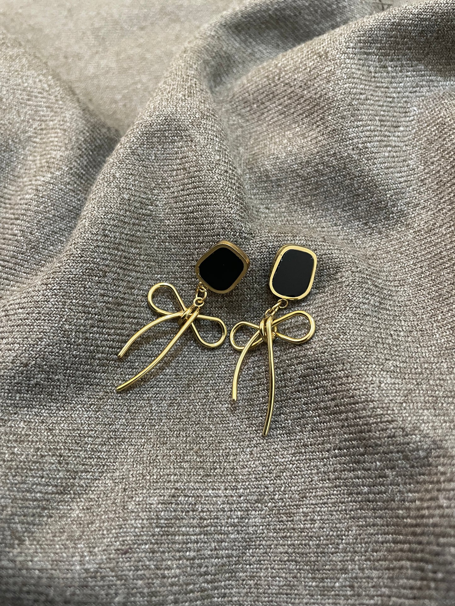 Chic Knot Drops
