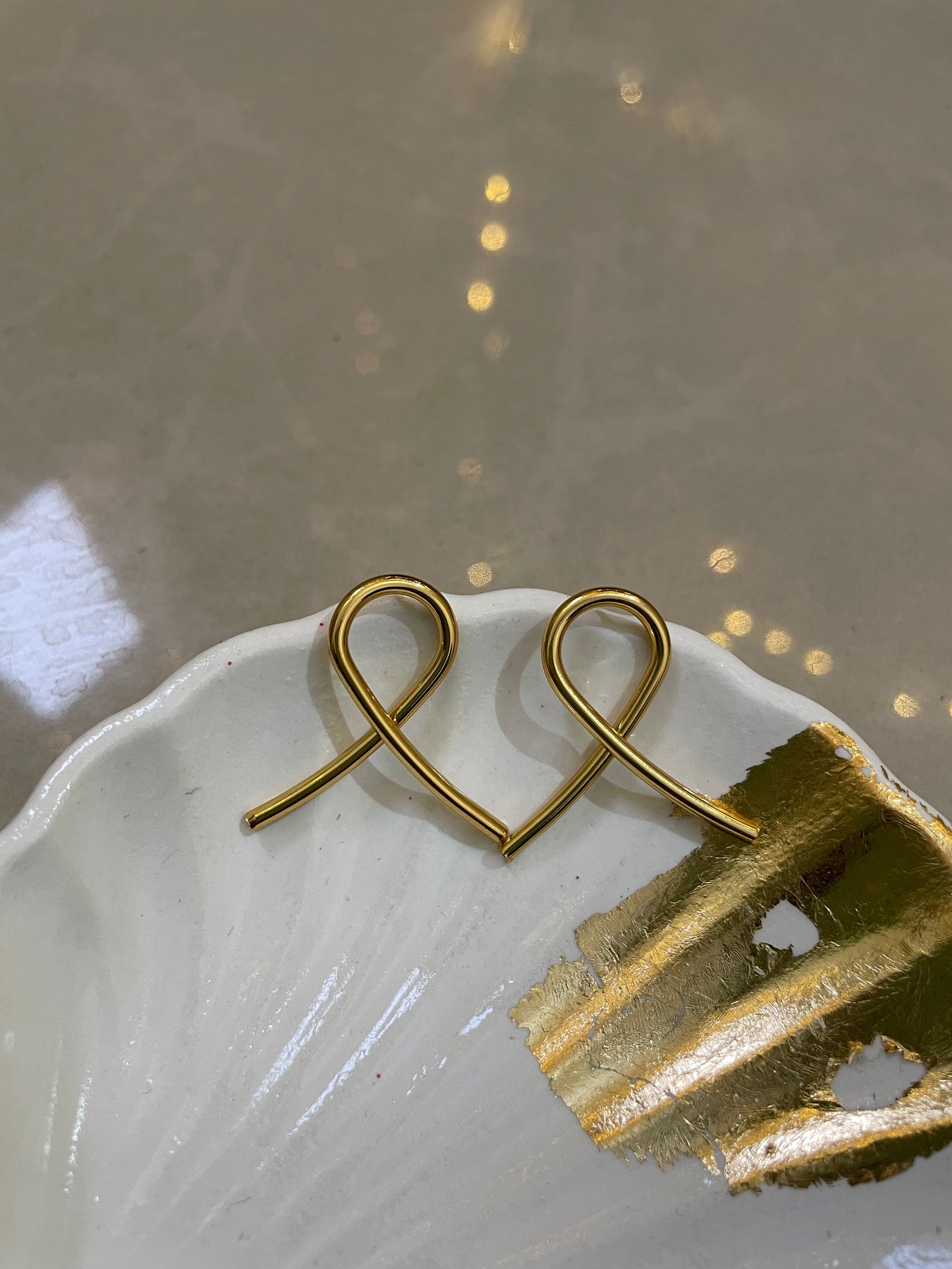 Ribbon Loop Studs