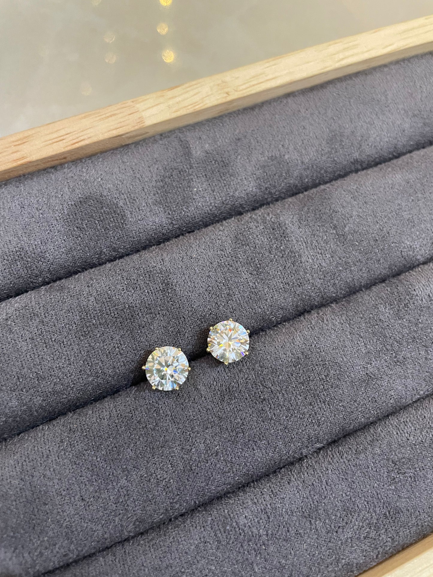 Solitaire Spark Diamond Studs