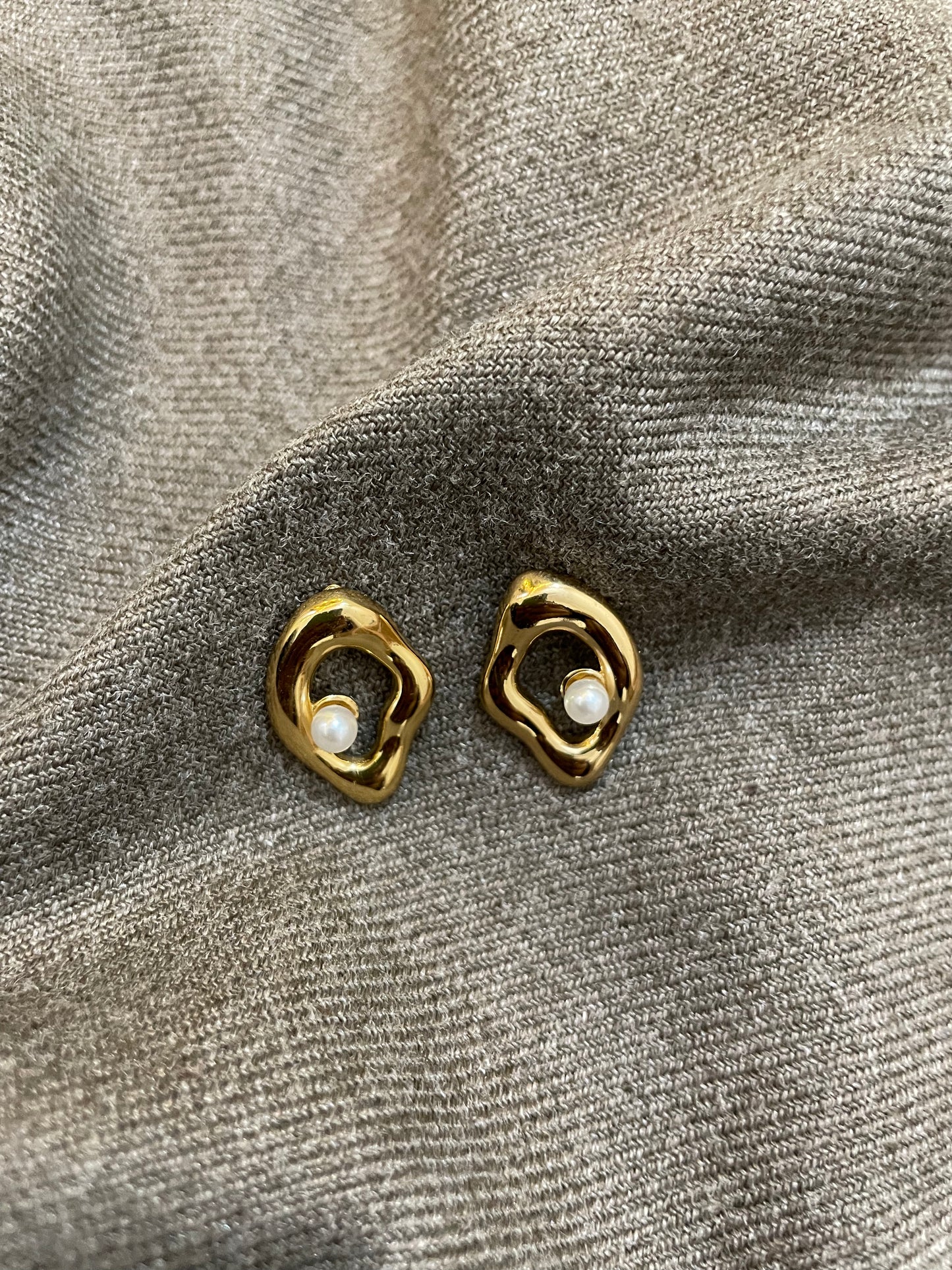 Orbit Pearl Sculpt Studs