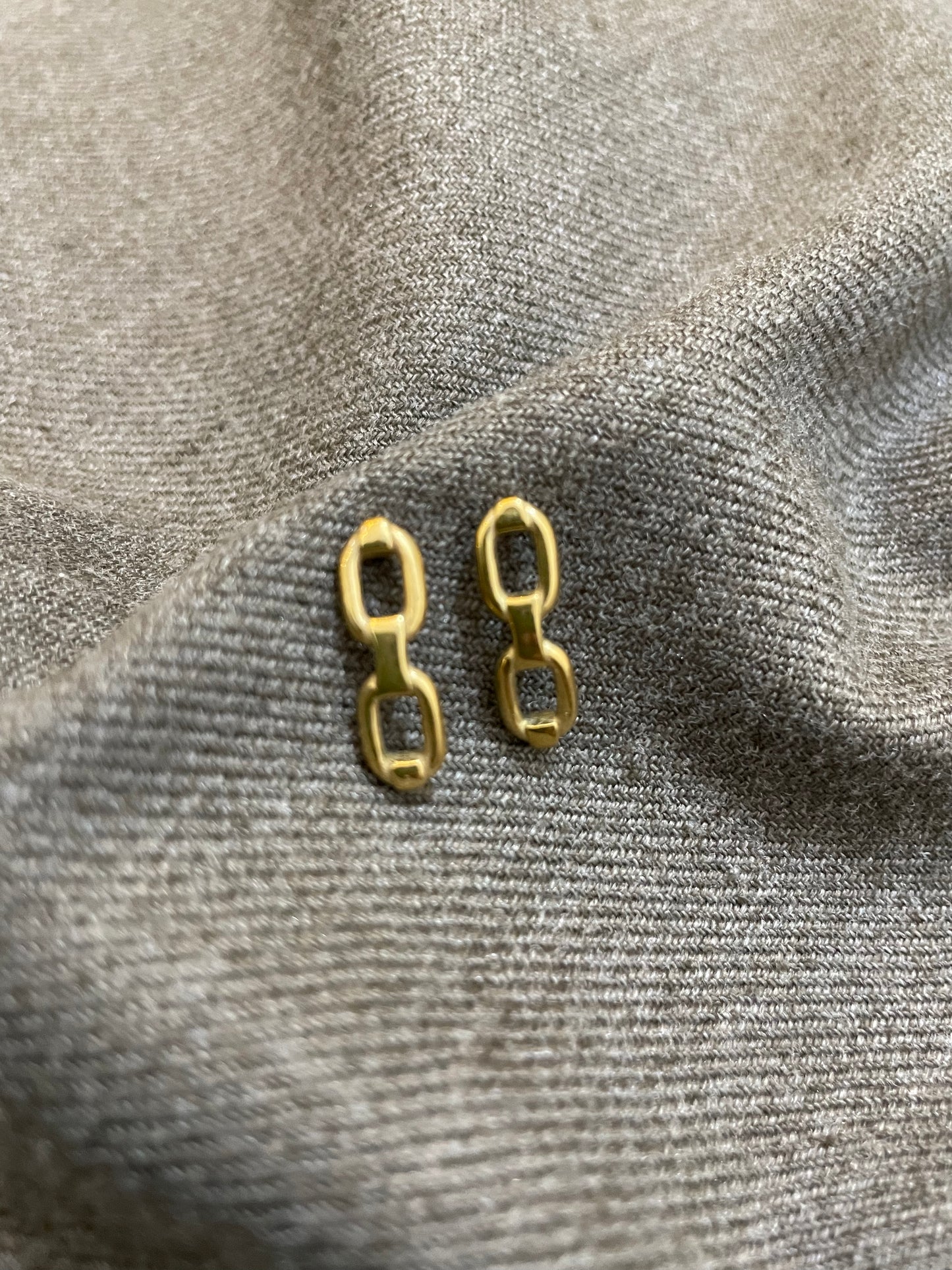 Link Studs