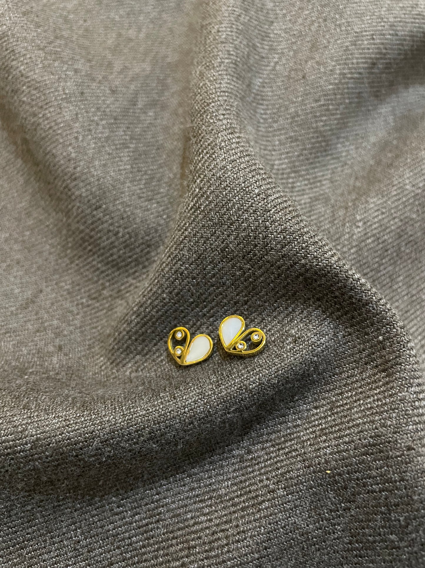 Pearl Dewdrop Heart Studs
