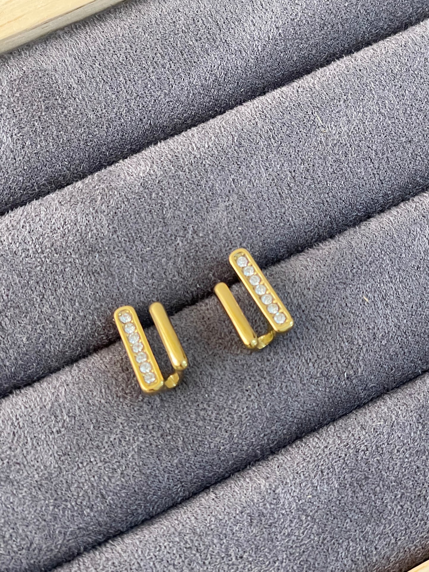 Linear Parallel Gemstone Studs