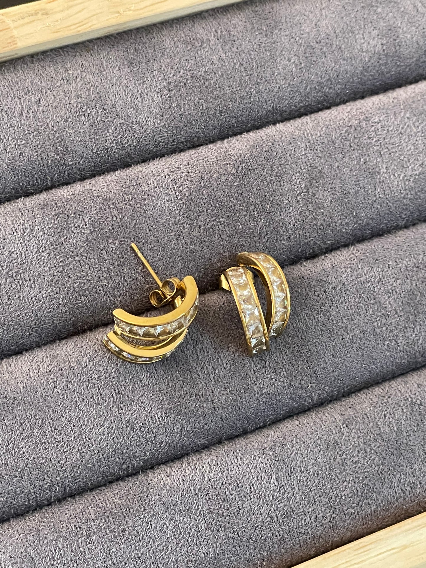 Glimmering Arc Double-Band Studs