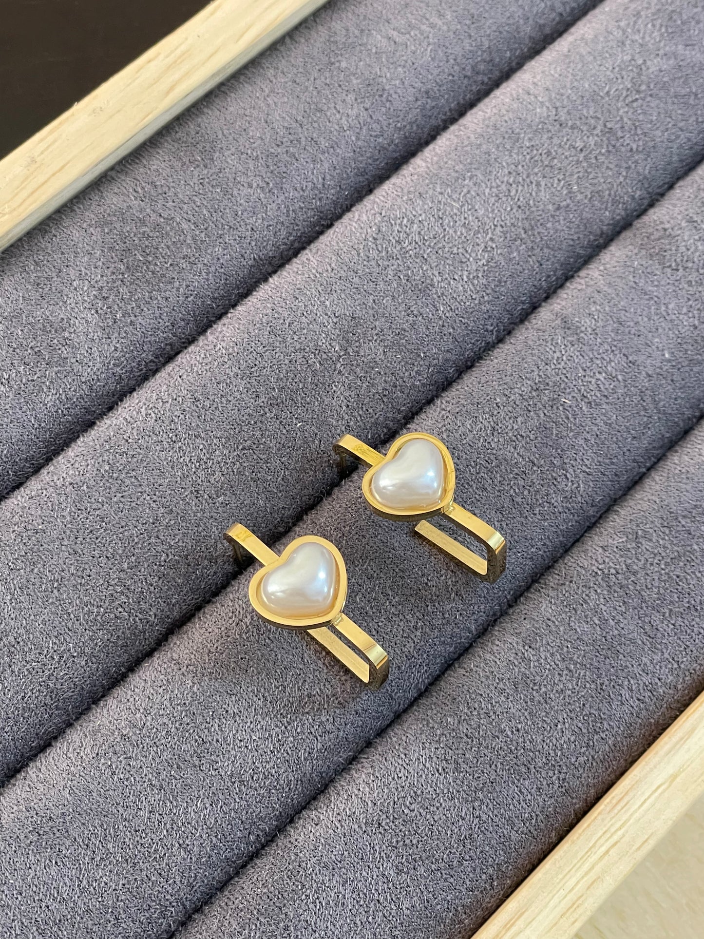 Pearl heart geometric studs