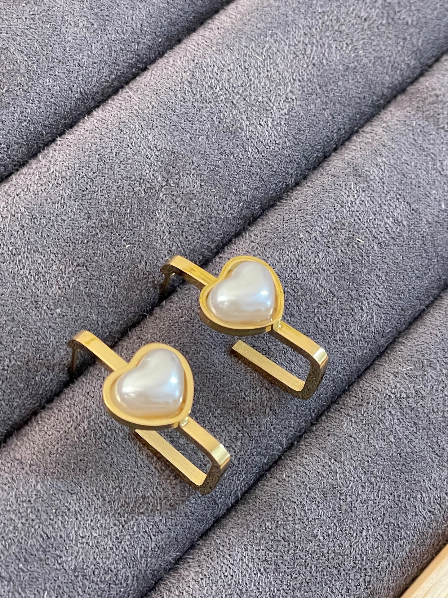 Pearl heart geometric studs