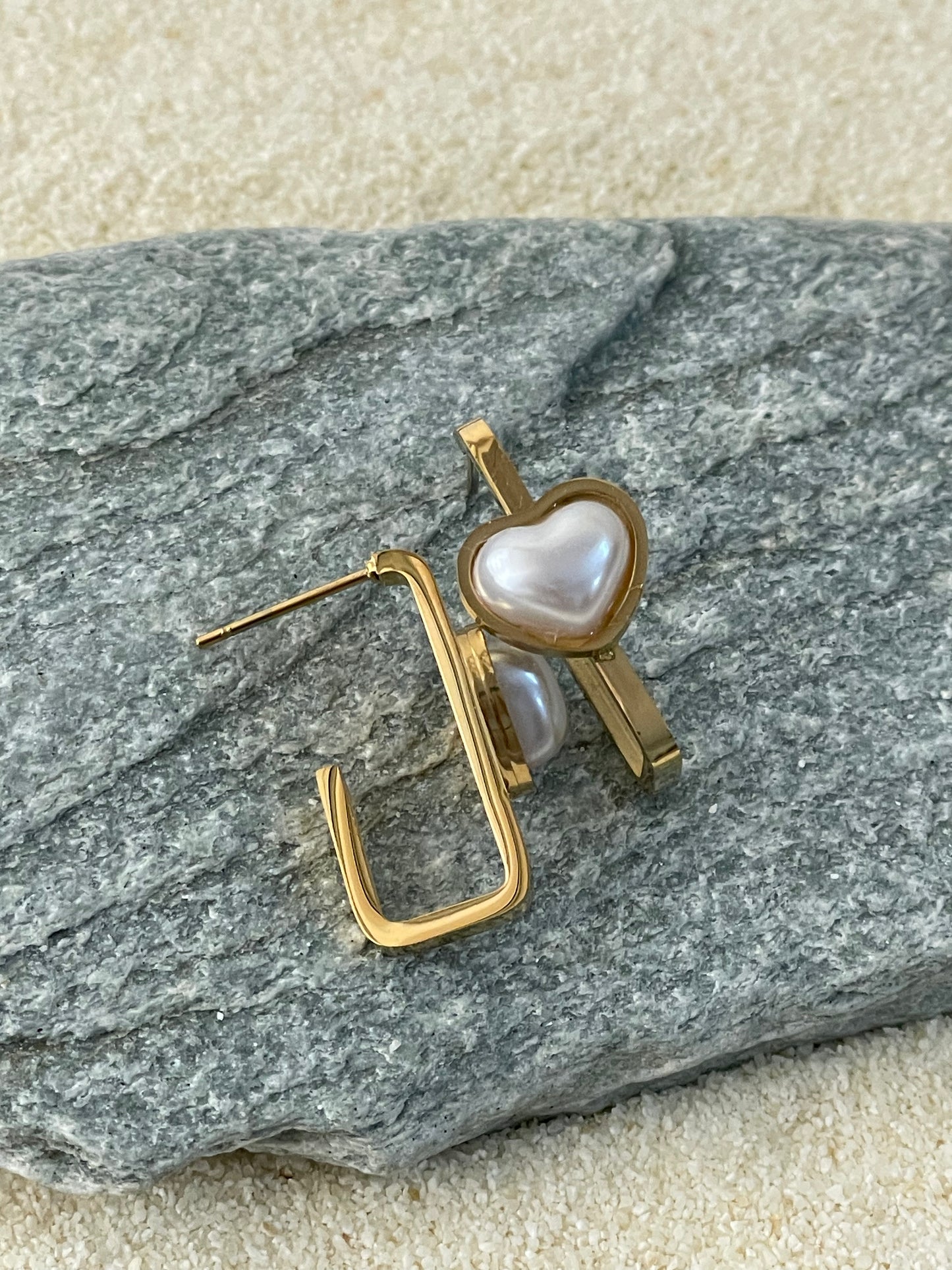 Pearl heart geometric studs