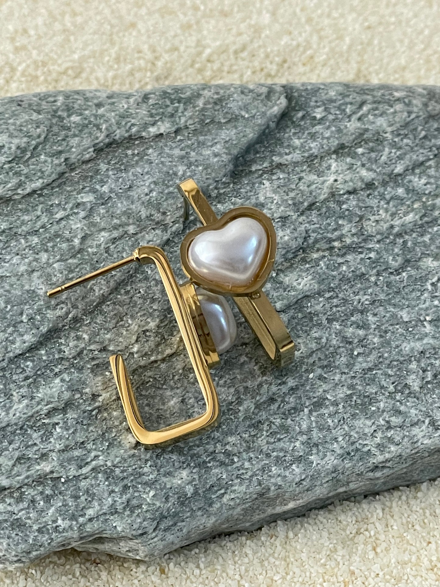 Pearl heart geometric studs