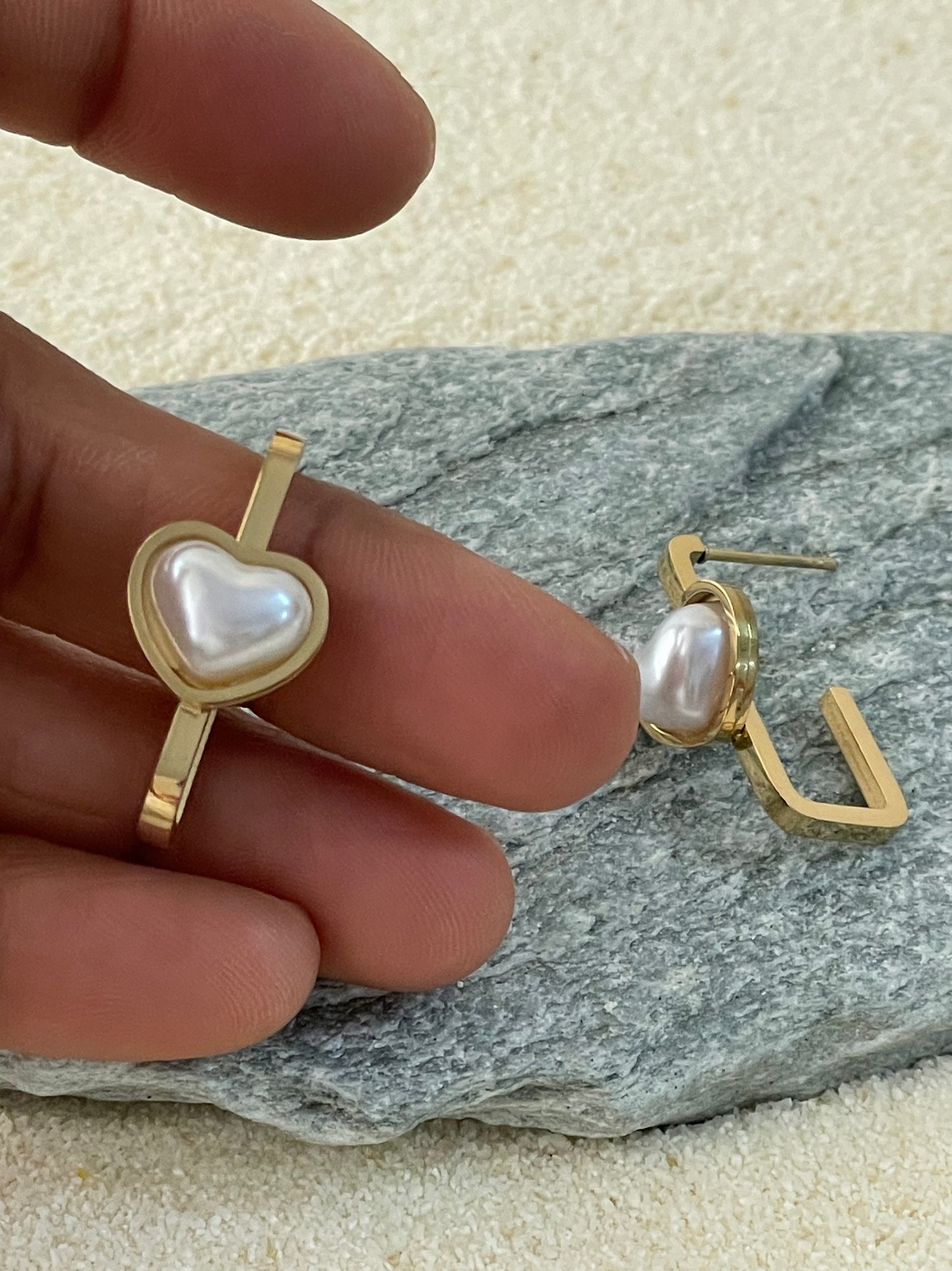 Pearl heart geometric studs